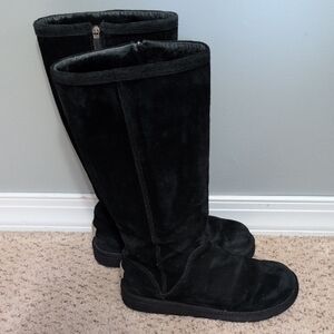 UGG Kenley tall suede sheepskin boot size 9